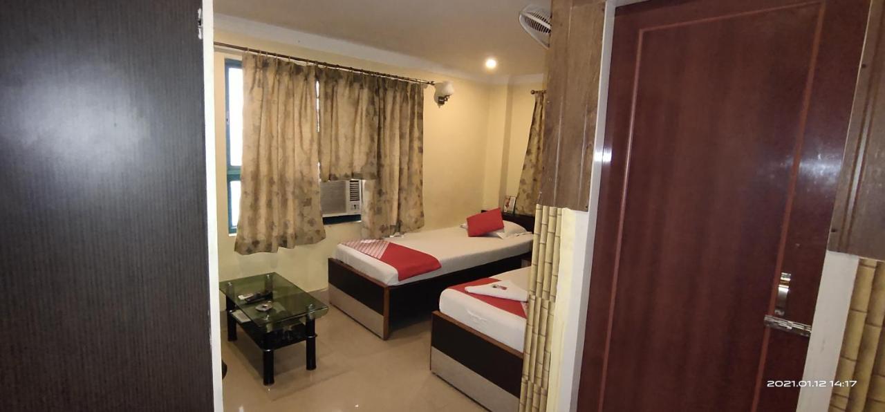 Hotel Royal Residency Силигури Екстериор снимка