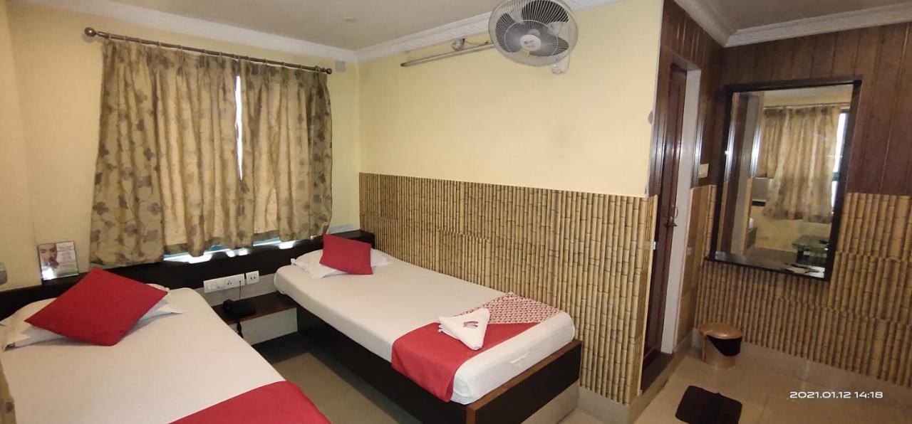 Hotel Royal Residency Силигури Екстериор снимка