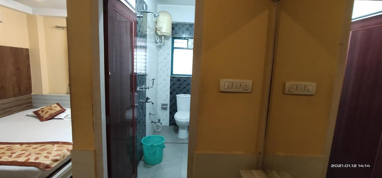 Hotel Royal Residency Силигури Екстериор снимка